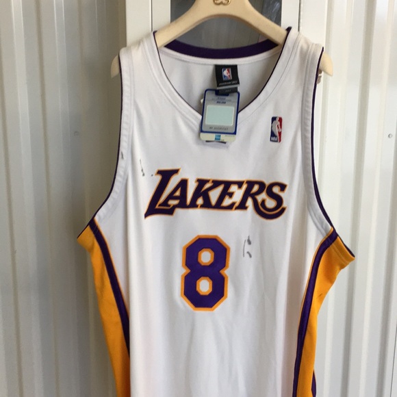 Kobe Bryant signed jersey - Picture 3 of 3
